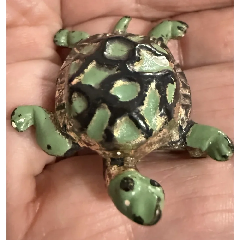 Vintage Sea Turtle Green Brooch Heavy Plastic Pin Jewelry MCM